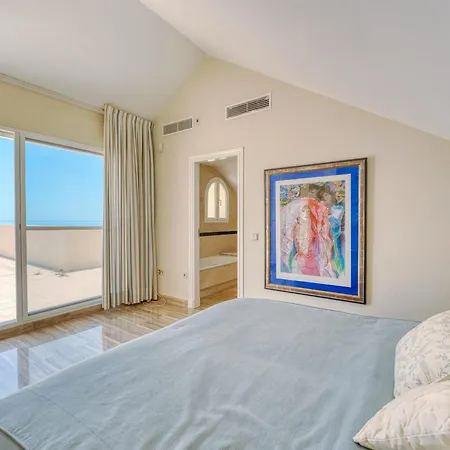 3030 Elegant Beachside Penthouse With Sea Views 公寓 马尔韦利亚