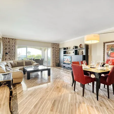 3030 Elegant Beachside Penthouse With Sea Views 公寓