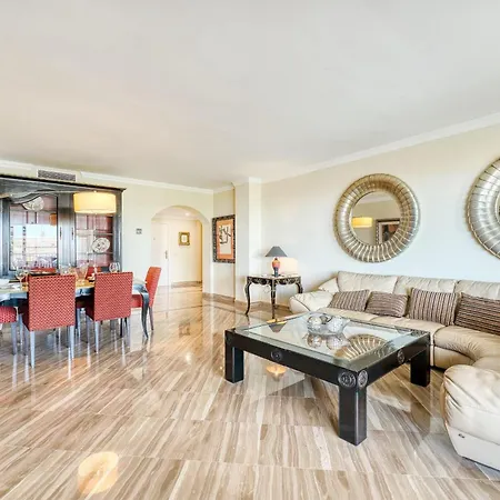 3030 Elegant Beachside Penthouse With Sea Views 公寓 *