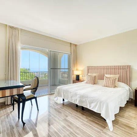 公寓 3030 Elegant Beachside Penthouse With Sea Views *