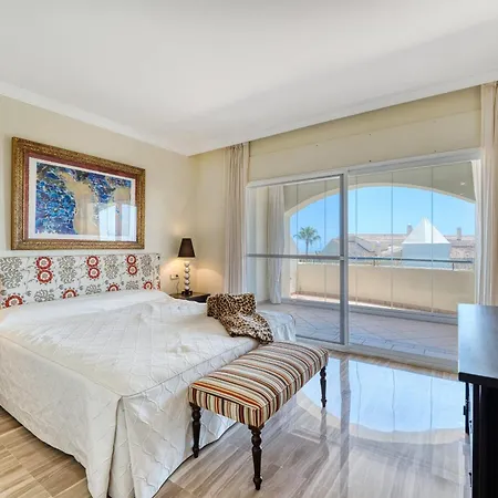 3030 Elegant Beachside Penthouse With Sea Views 马尔韦利亚