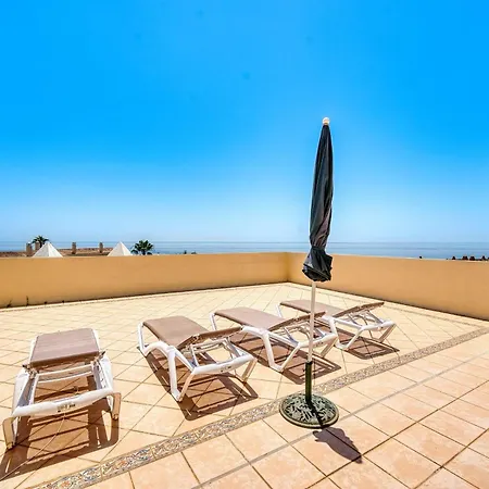 3030 Elegant Beachside Penthouse With Sea Views 马尔韦利亚