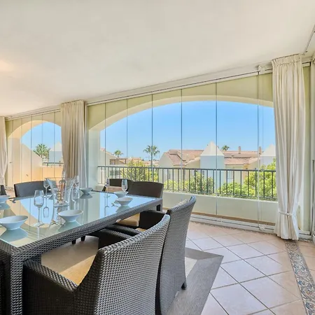 公寓 3030 Elegant Beachside Penthouse With Sea Views *